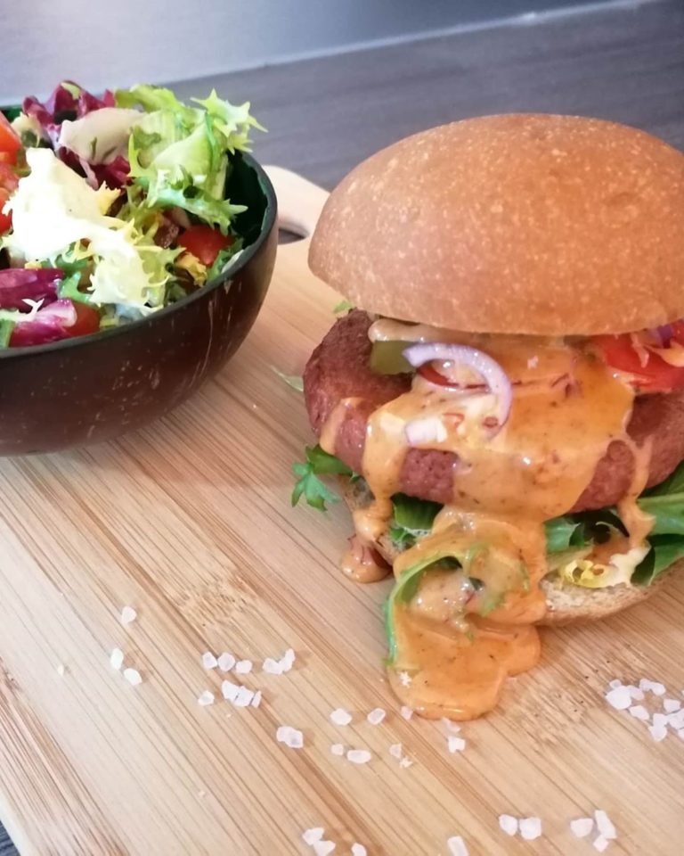 Rezeptbild Chili-Cheese Burger mit FeelingOK Buns