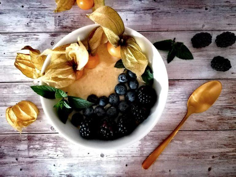Rezeptbild Vanilla Protein Cheesecake Berry Bowl