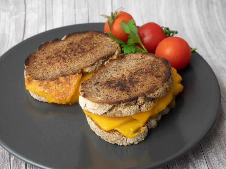 Grilled Cheese Sandwich vegan zubereiten