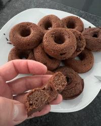 Rezept für Keto Schoko-Donuts