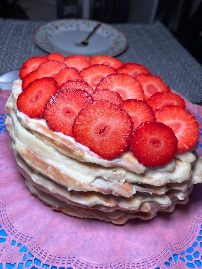 Rezeptbild Keto Torte Rezept: Keto-Waffel-Torte mit Erdbeeren