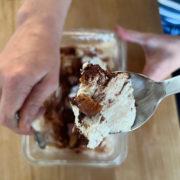 Lower-Carb Rezept: Zuckerarmes Keto-Eis mit Konzelmanns Butterkeksen