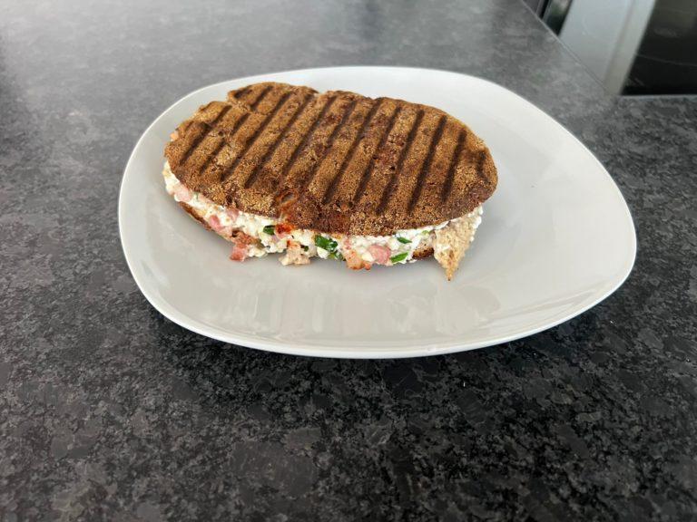 Rezeptbild Keto Baguette-Sandwiches Flammkuchenart