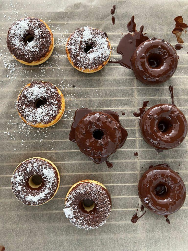 Donuts mit nur 4g netto Kohlenyhdraten- Ketofreundlich und Köstlich Rezept nachkochen