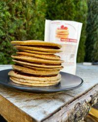 Rezept für Protein Pancakes vom Grill mit Kokos-Pflaumen Topping
